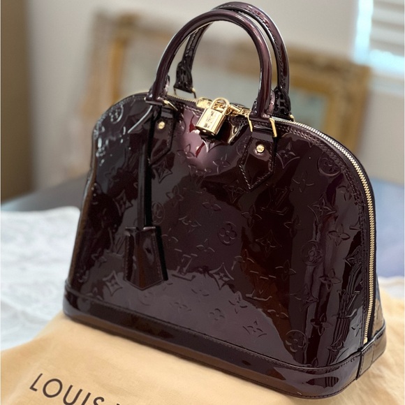 LOUIS VUITTON Vernis Alma PM Amarante Handbag - Picture 3 of 10